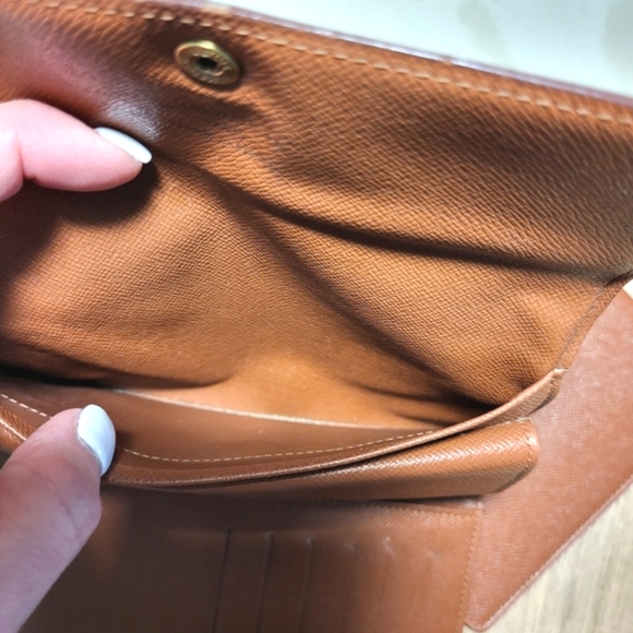 Louis Vuitton Monogram Wallet - Picture 14 of 15